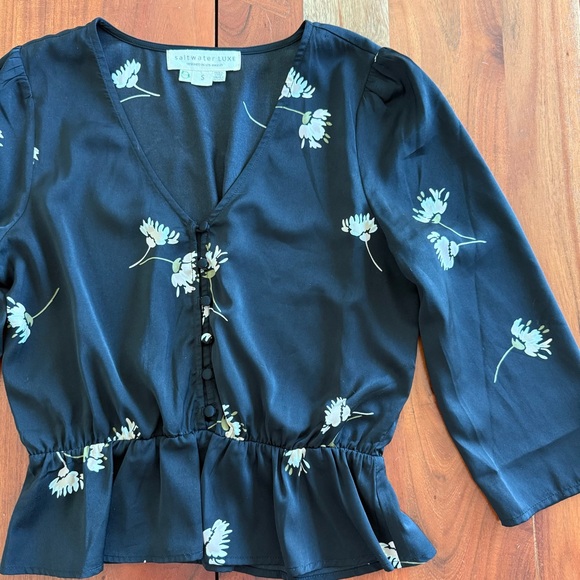 Saltwater LUXE Black Floral Peplum Blouse - Picture 4 of 8